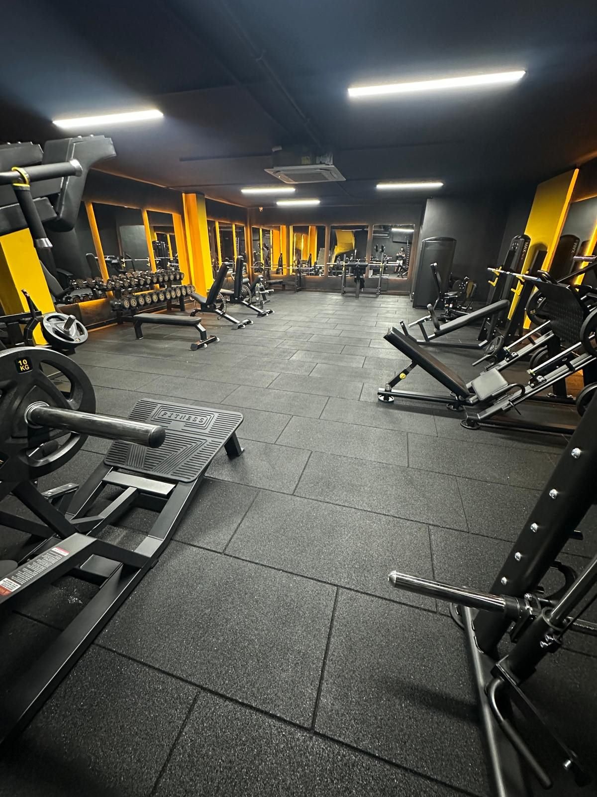 Ağırlık antrenman alanı – Kepez Sütçüler fitness salonu