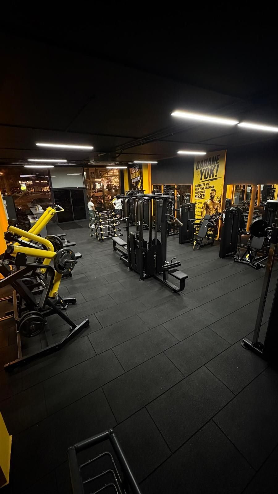 Kablo ve makine istasyonları – ADN Fitness Center Sütçüler